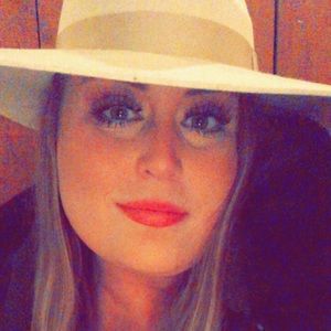 Meet your Posher, Hope